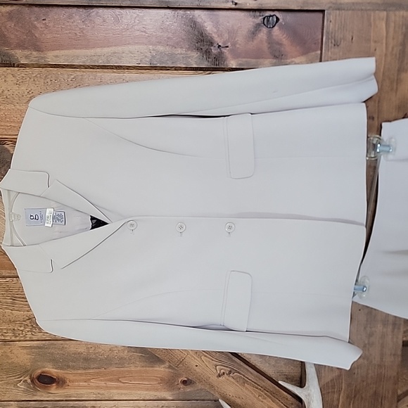 2 PC suit - Picture 2 of 8